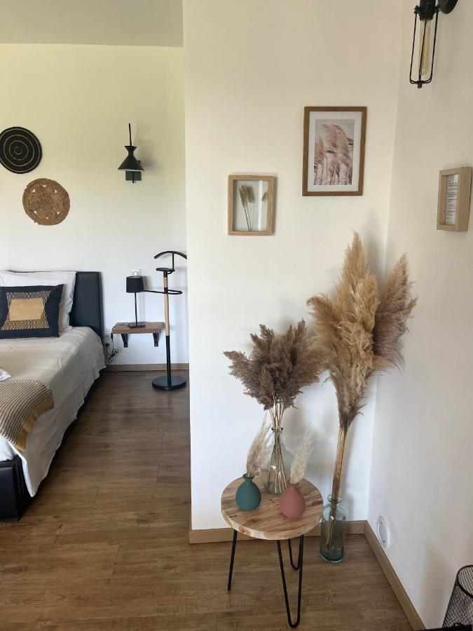 Gites Dans Mas En Pierres Robion en Luberon Buitenkant foto