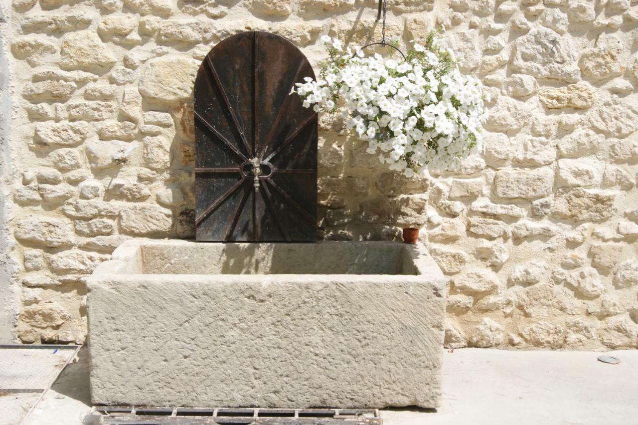 Gites Dans Mas En Pierres Robion en Luberon Buitenkant foto